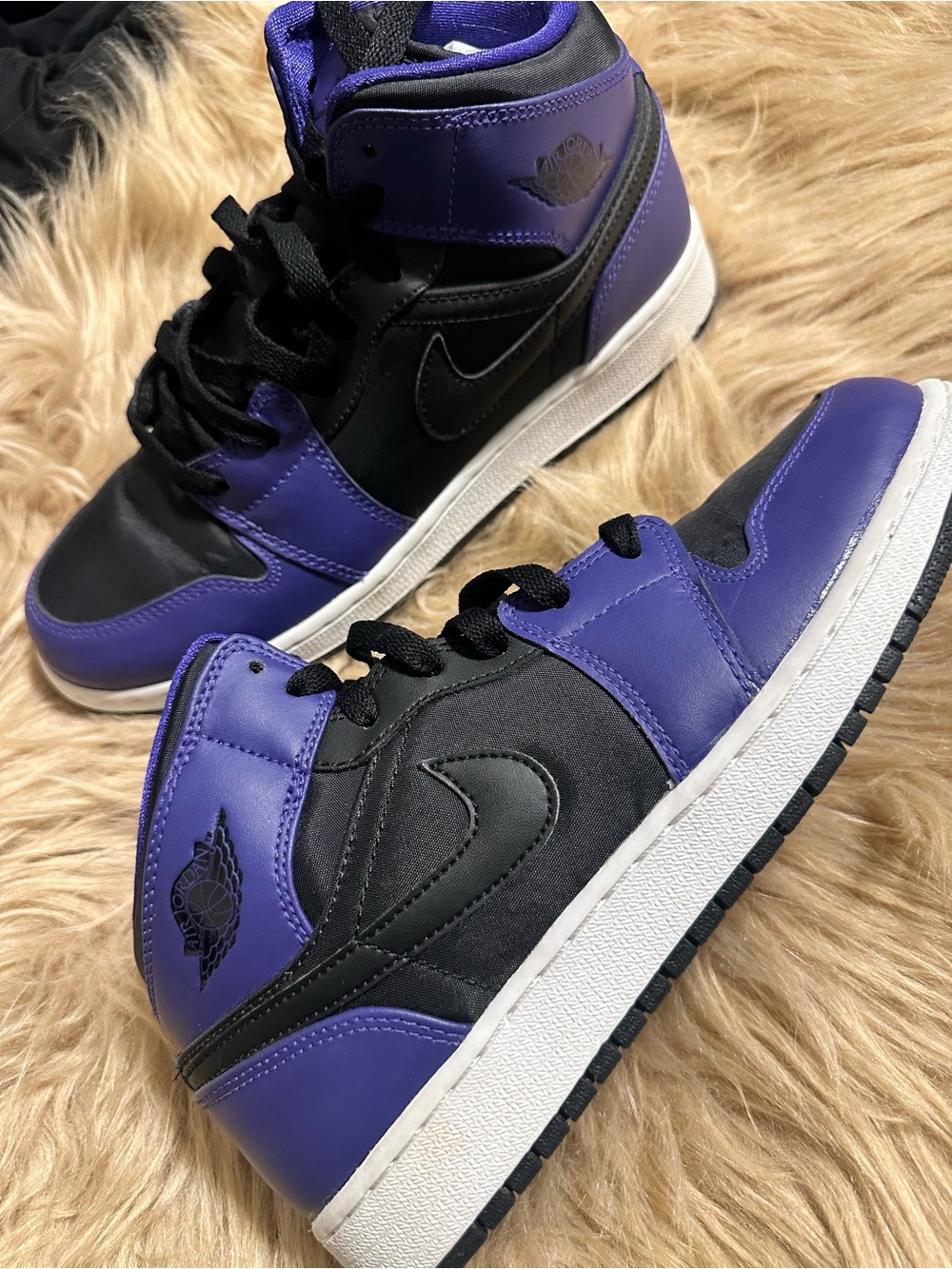 Nike Kids High-Top Sneakers in Black & Purple